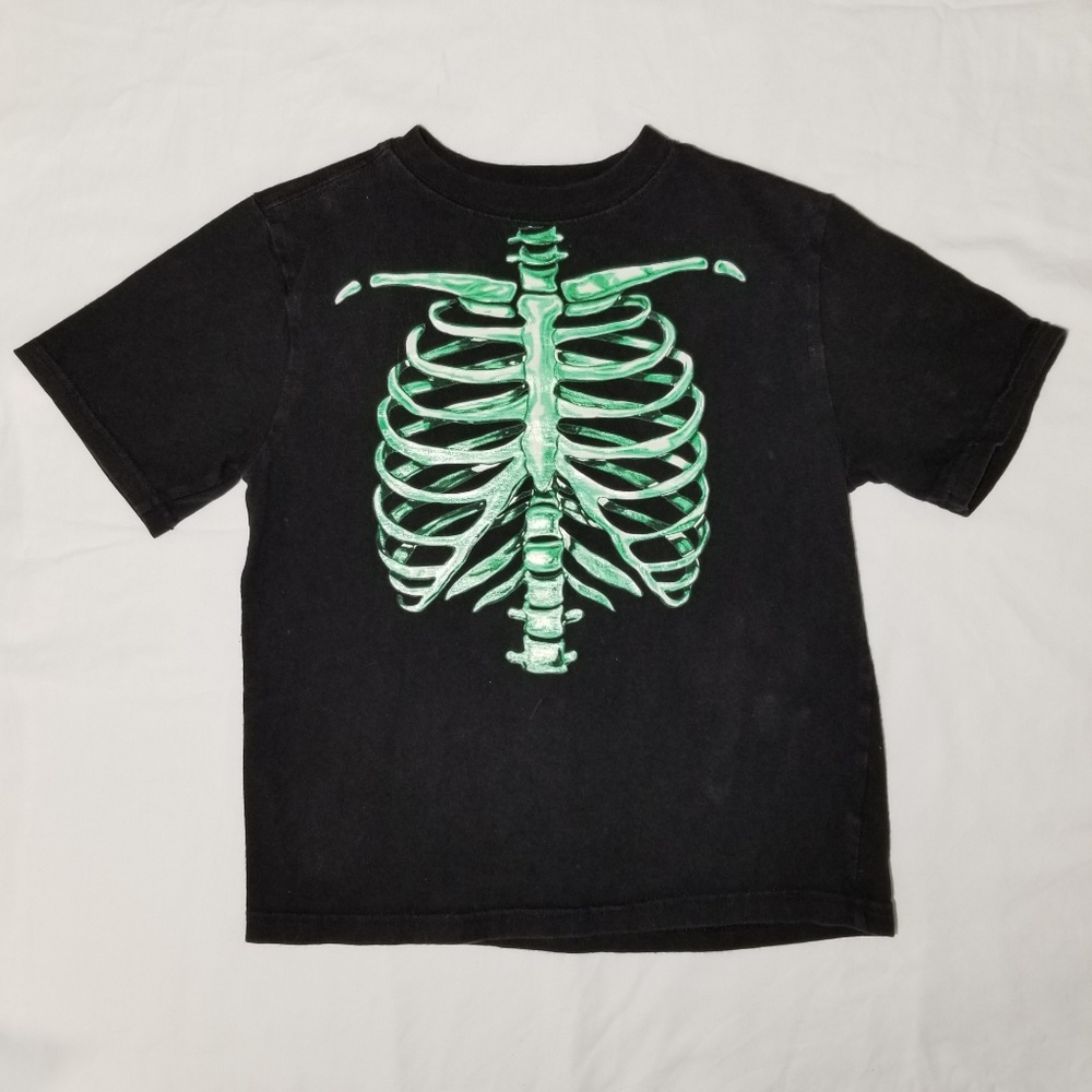 Boys Skeleton Glow In The Dark t-shirt💲3 for $20